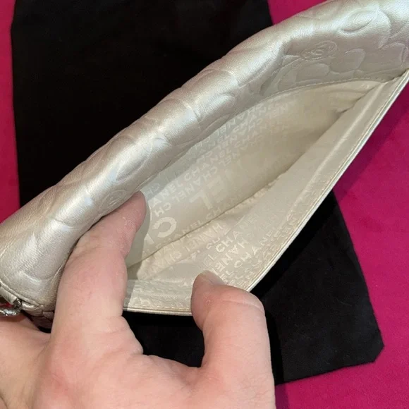 Chanel Floral Embossed Silver Shoulder Bag - Picture 7 of 13